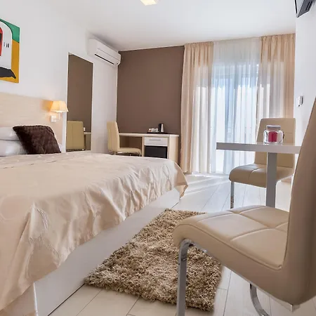 B&B 리부르넘 4*