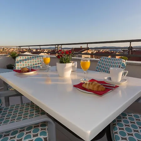 לינה וארוחת בוקר Liburnum 4*