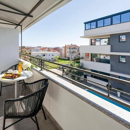 לינה וארוחת בוקר Liburnum 4*