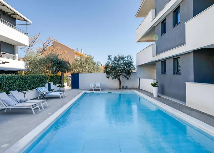 Liburnum Nocleg ze śniadaniem 4*